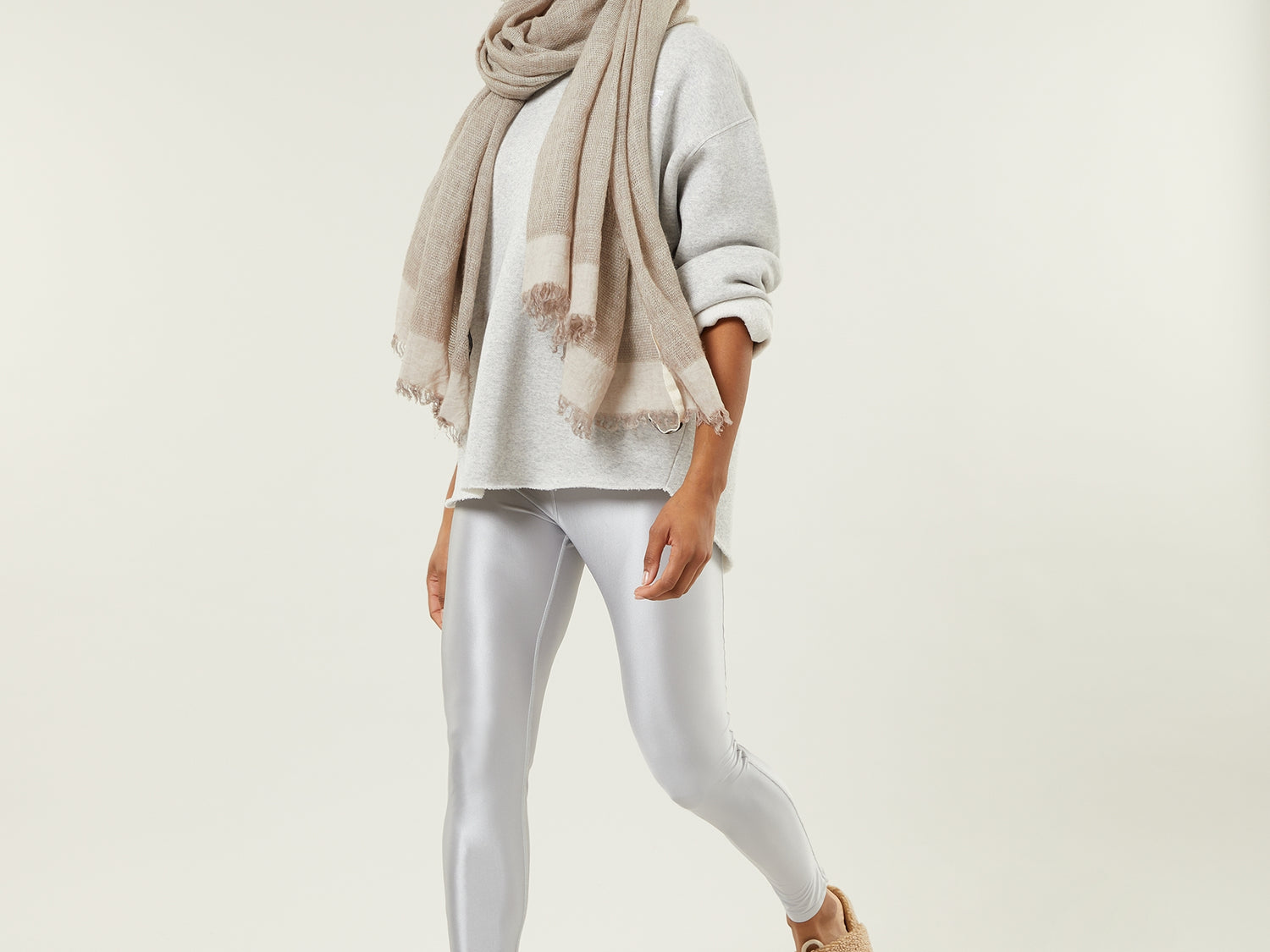 metallic yoga leggings | silver