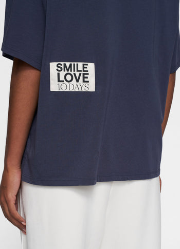 statement tee smile love | yale blue