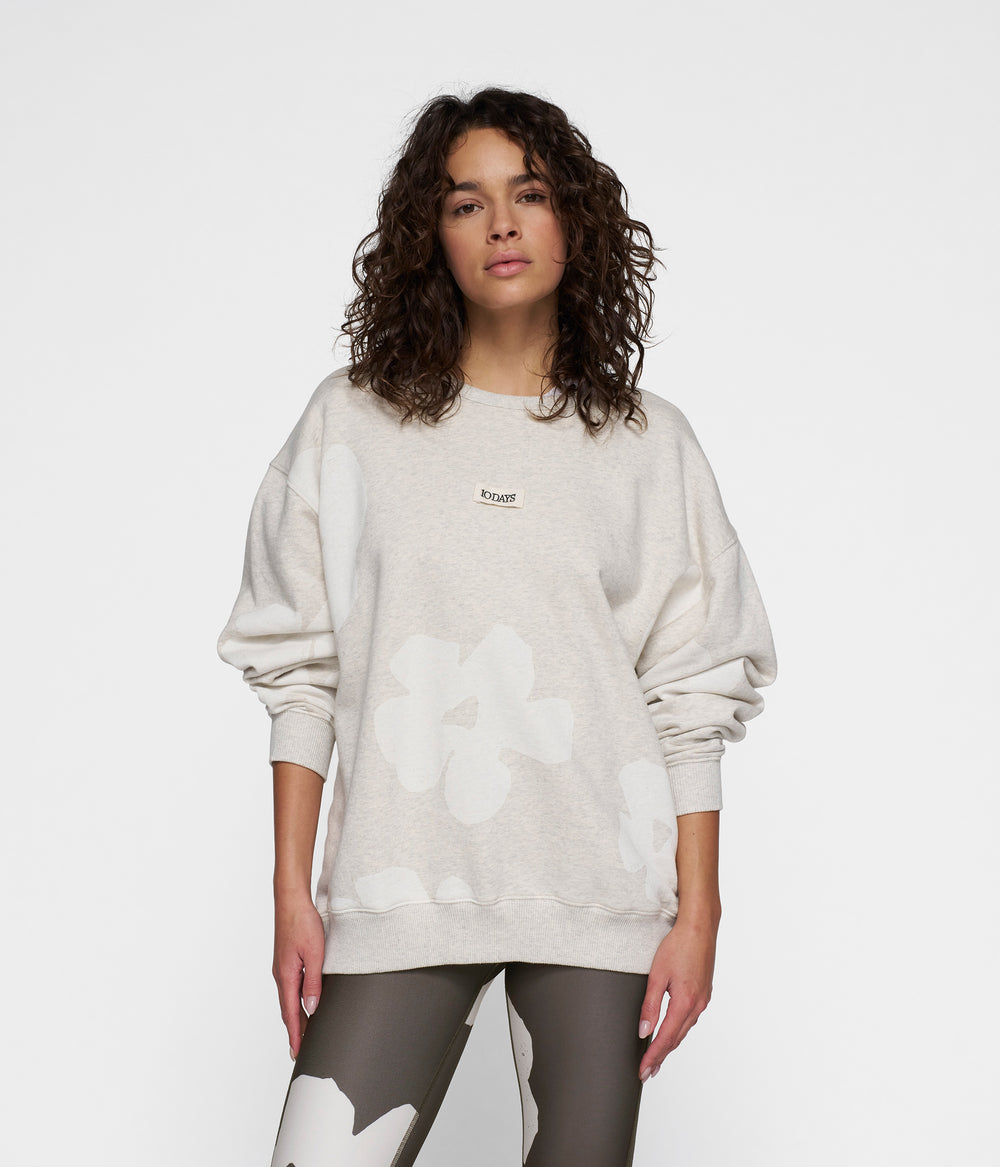 statement sweater flower | soft white melee