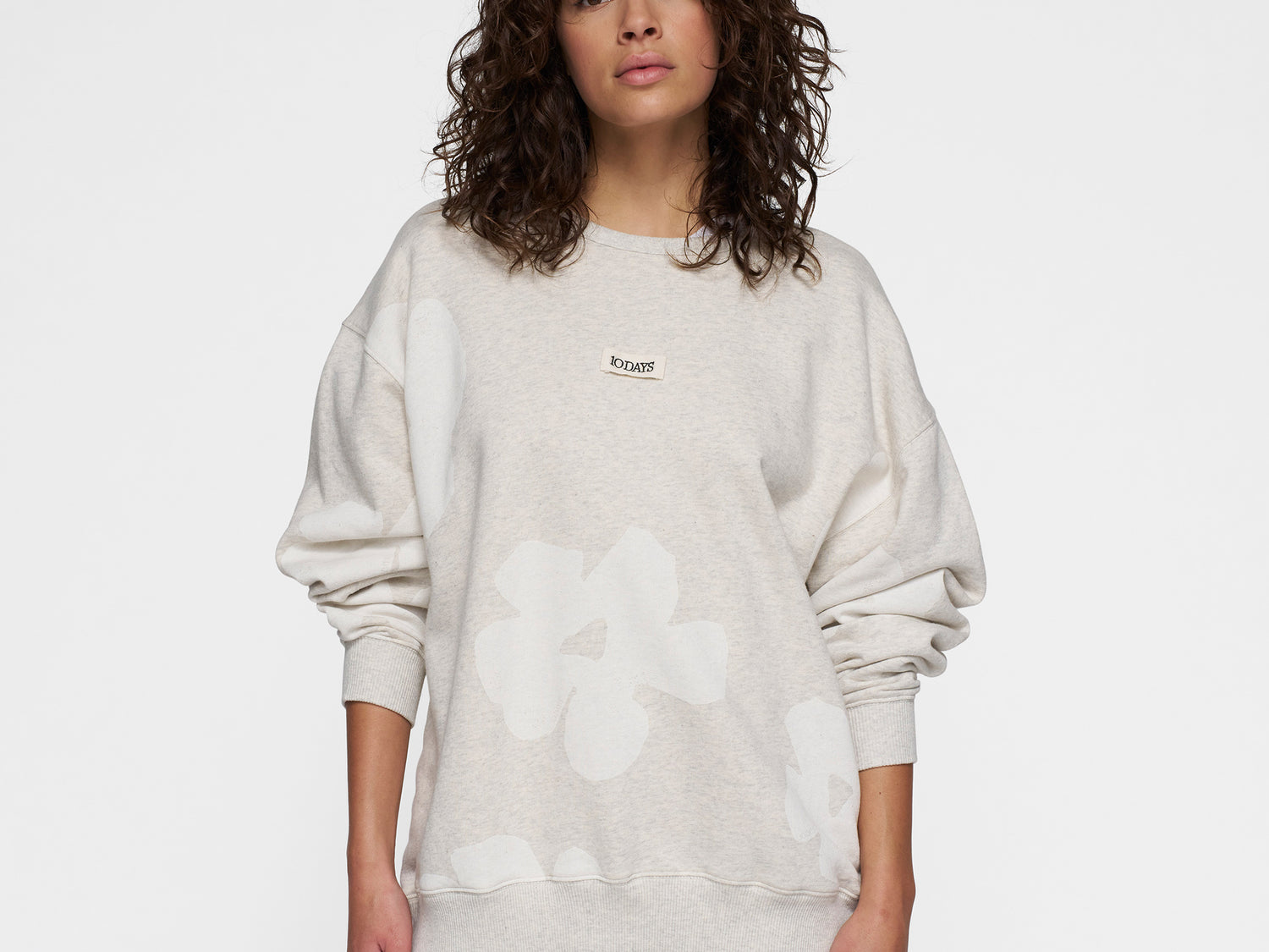 statement sweater flower | soft white melee