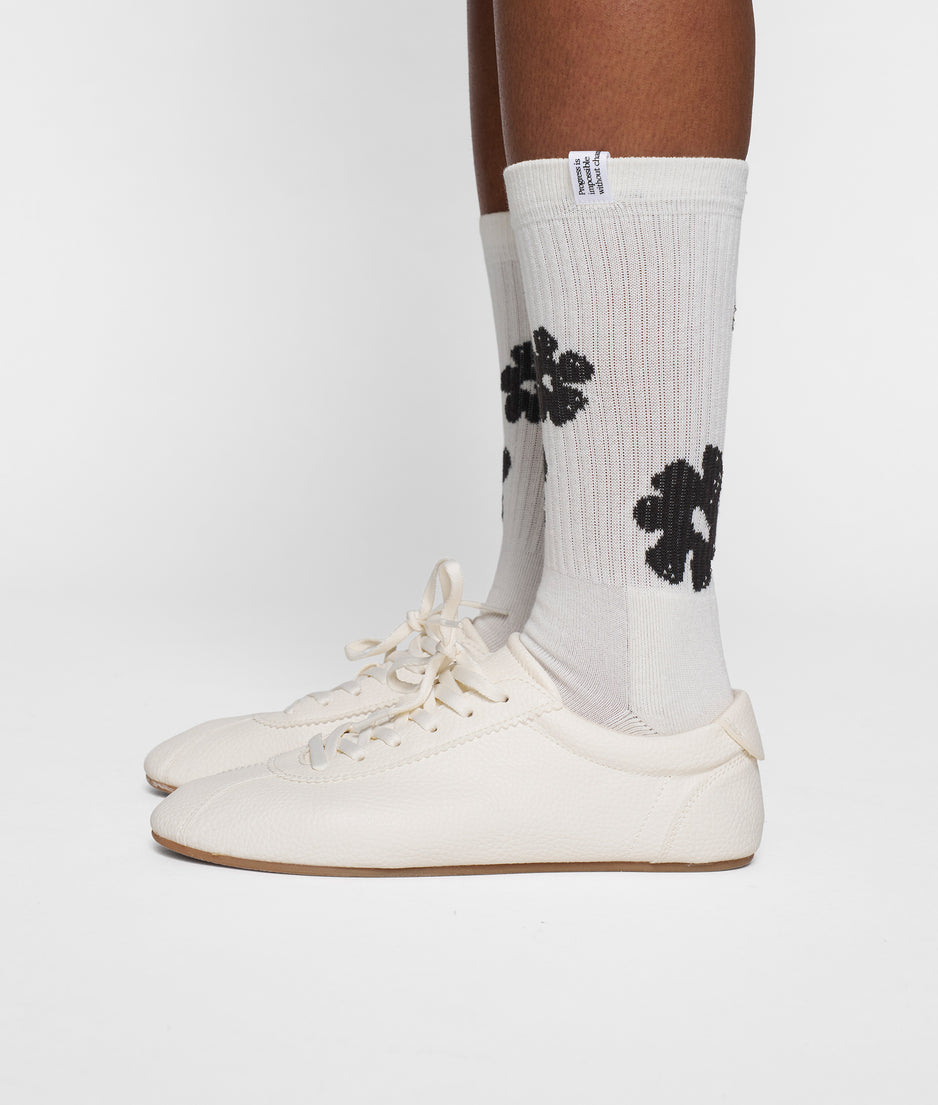 socks flower | ecru