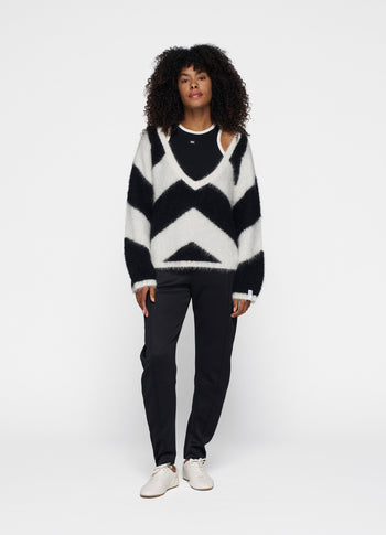 soft v-neck sweater stripe | ecru/black