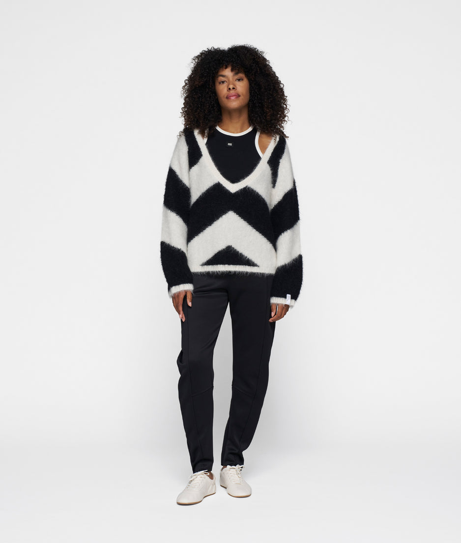 soft v-neck sweater stripe | ecru/black