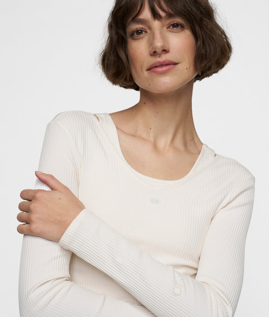 v-neck long sleeve ballet top | ecru