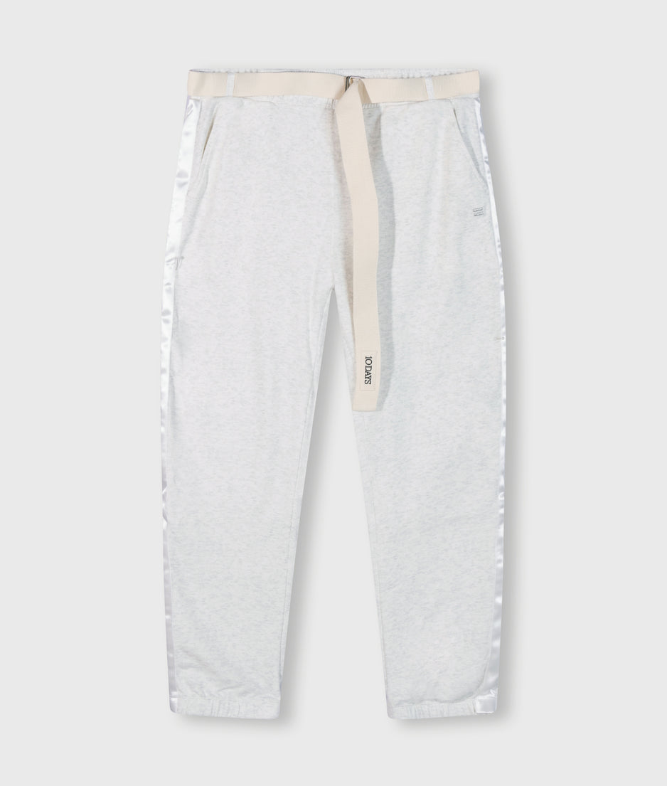 belted cropped jogger | white melee