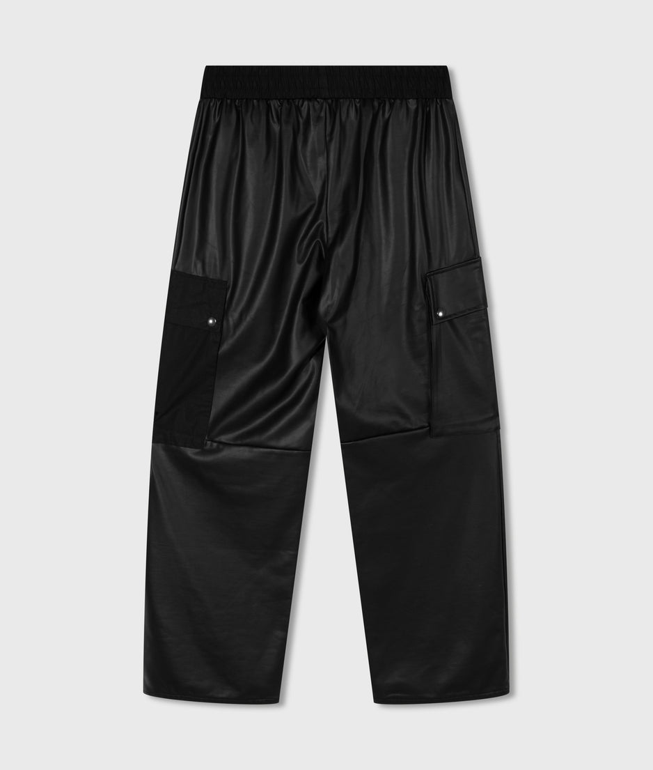 leatherlook cargo pants | black