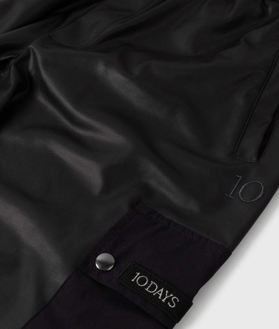 leatherlook cargo pants | black