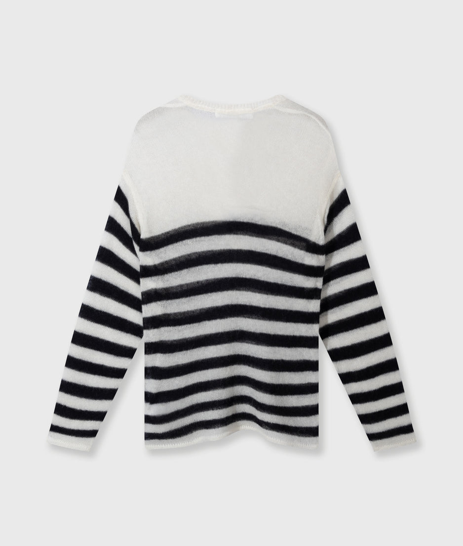 v-neck knit sweater stripes | ecru/black