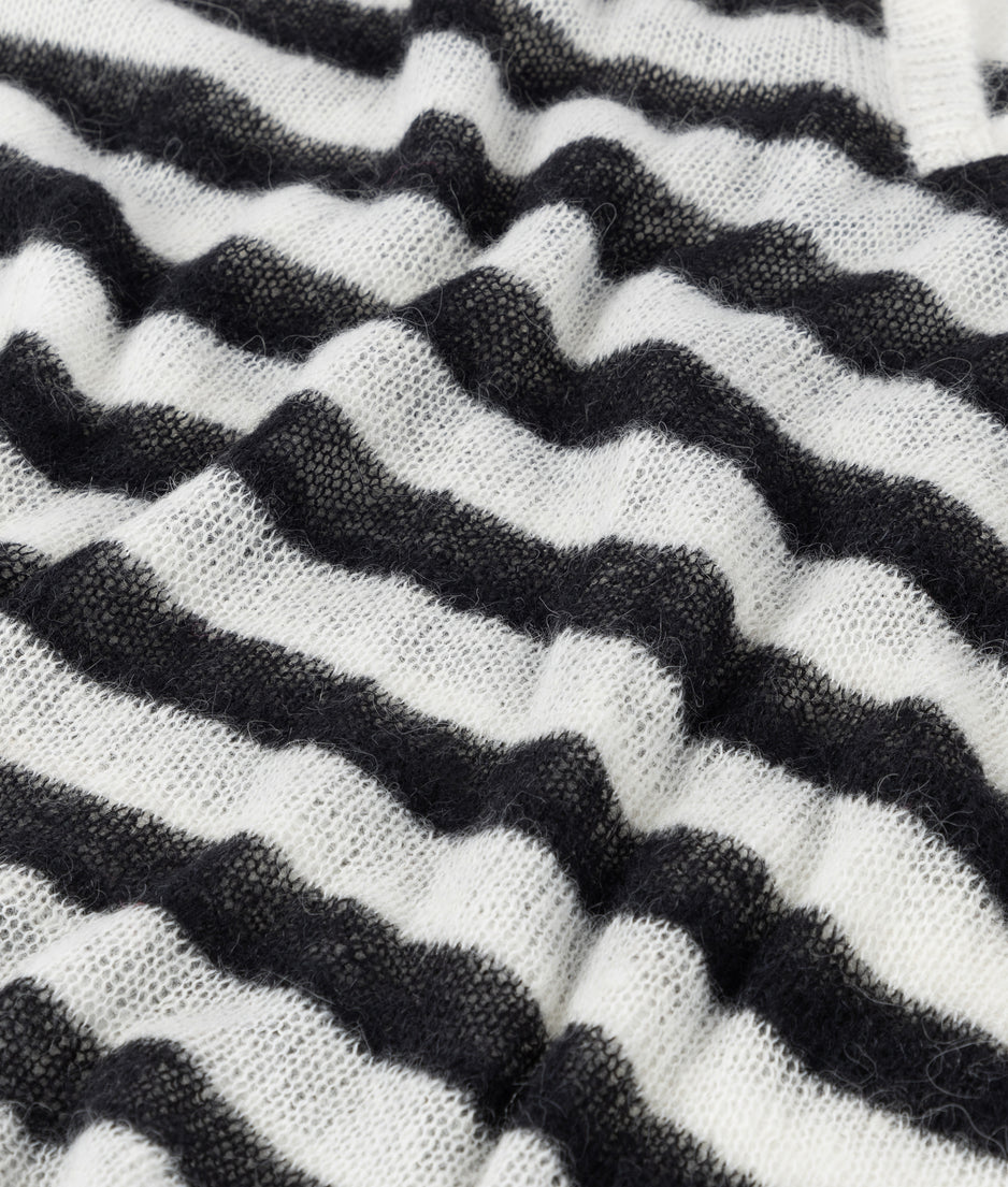 v-neck knit sweater stripes | ecru/black