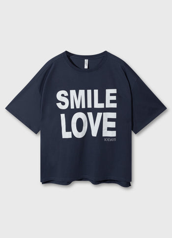 statement tee smile love | yale blue