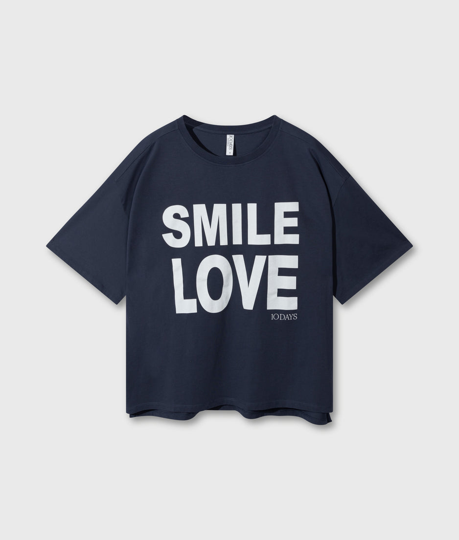 statement tee smile love | yale blue