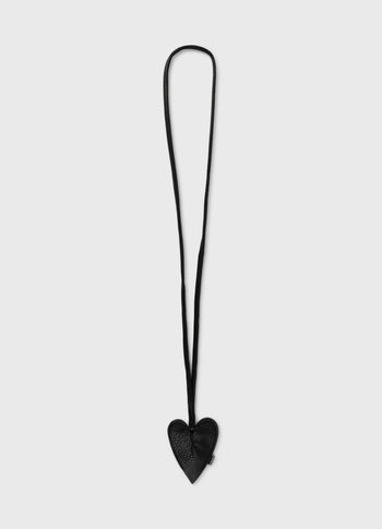 heart keychain | black