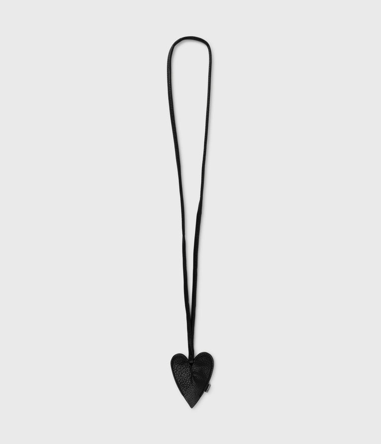 heart keychain | black