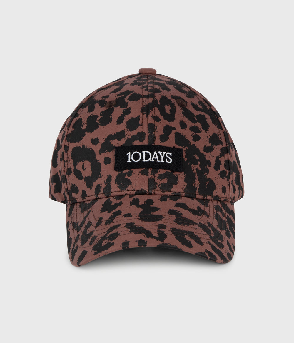 cap leopard | dark fudge