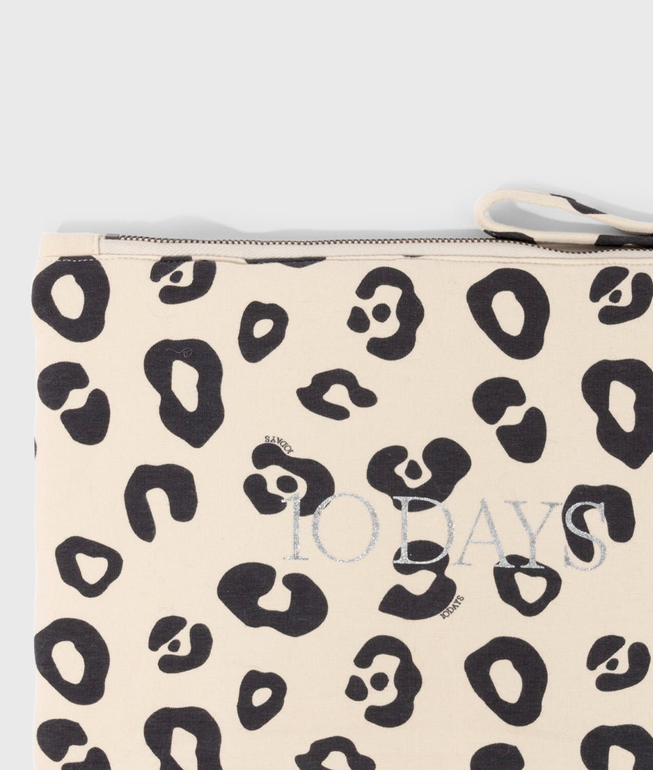 padded pouch leopard | oyster