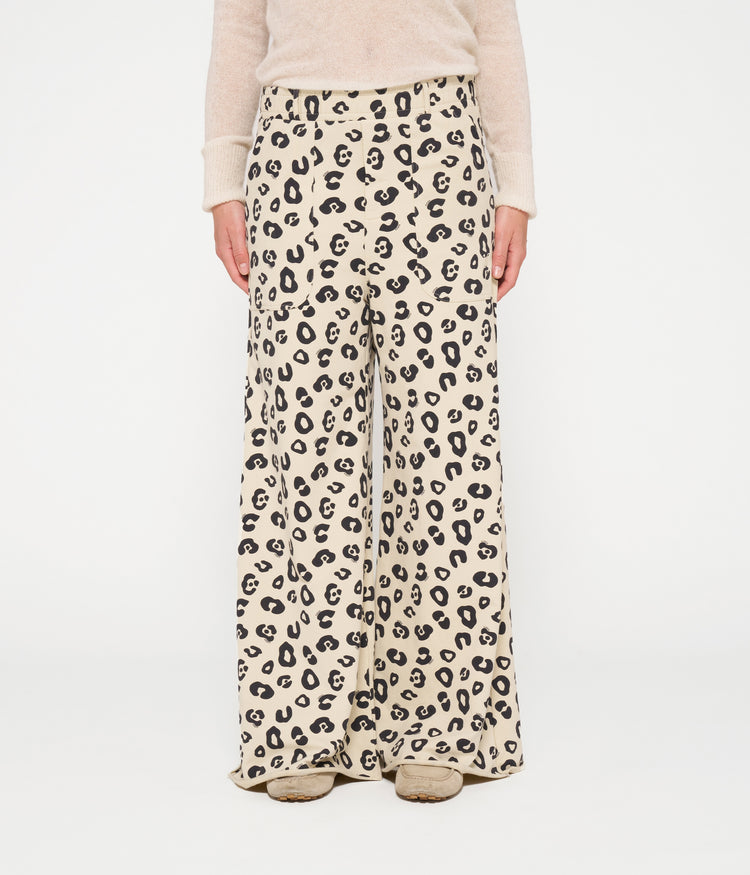 wide jogger leopard | oyster