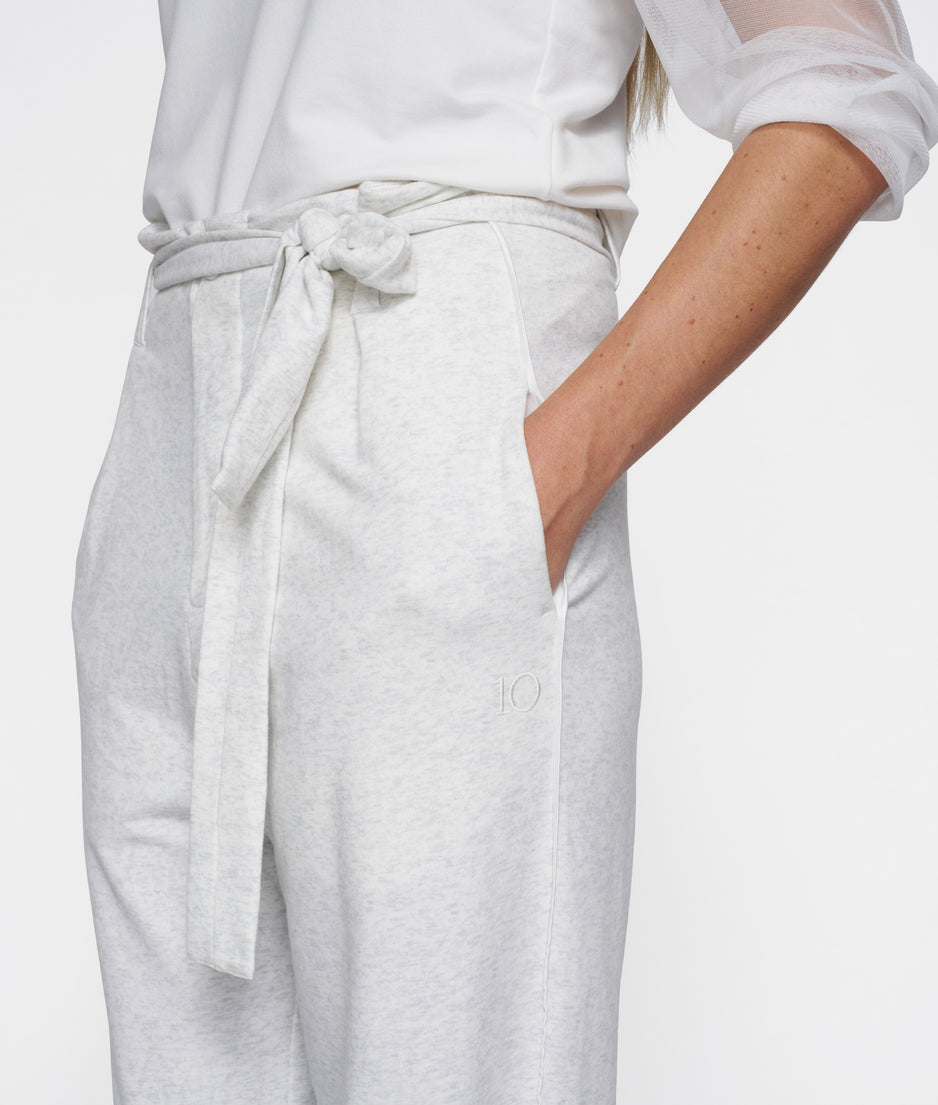 belted wide leg jogger | white melee