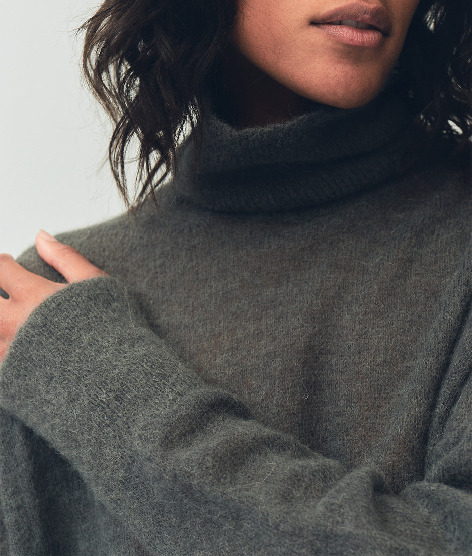 turtleneck sweater knit | grey raven