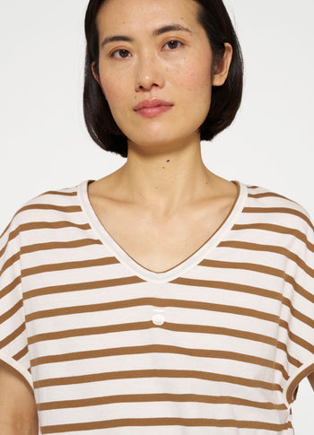 v-neck tee stripes | ecru/cedar brown