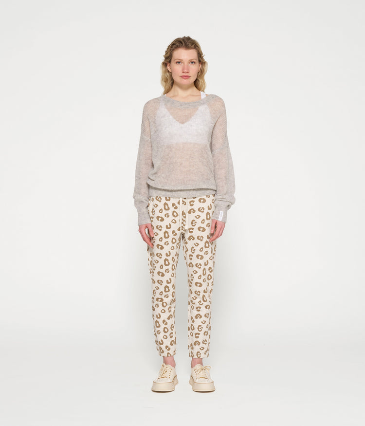 cropped jogger leopard | soft white melee