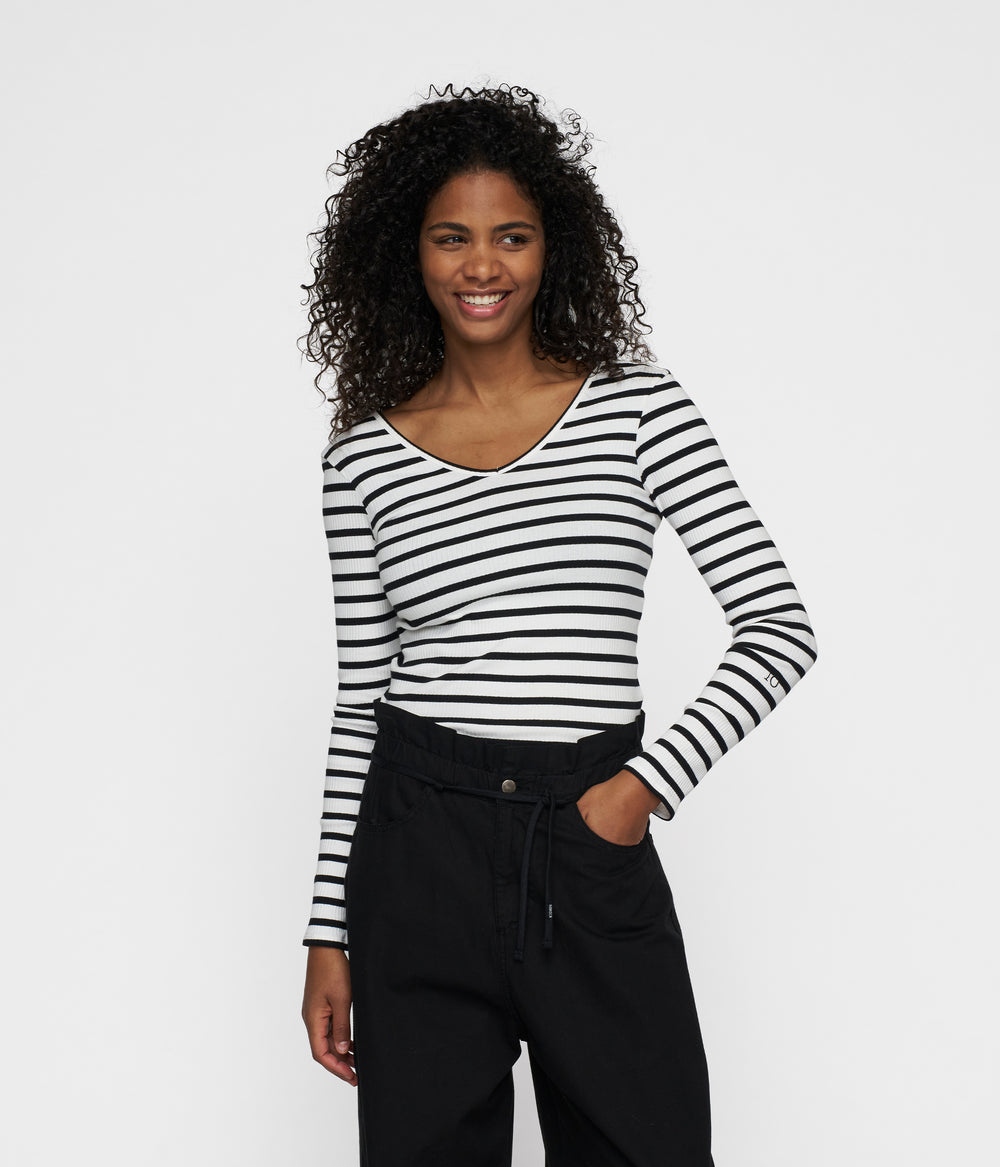 v-neck long sleeve ballet top stripes | ecru/black