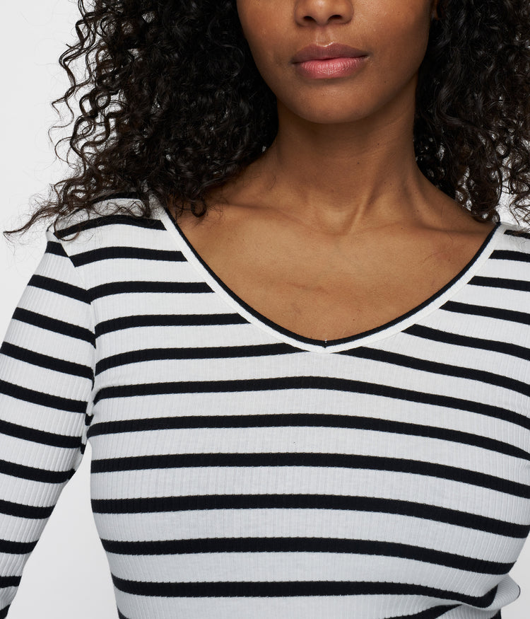 v-neck long sleeve ballet top stripes | ecru/black