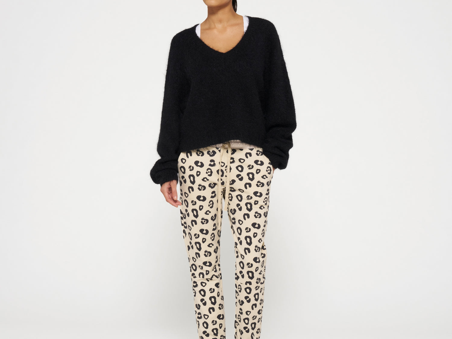 cropped jogger leopard | oyster