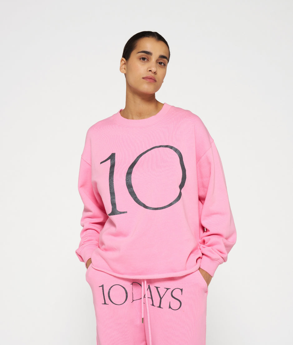 sweater logo | pink