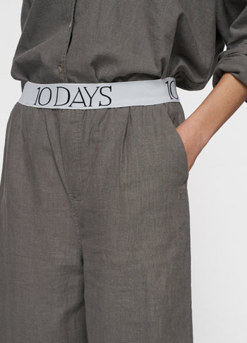 wide leg pants | oil