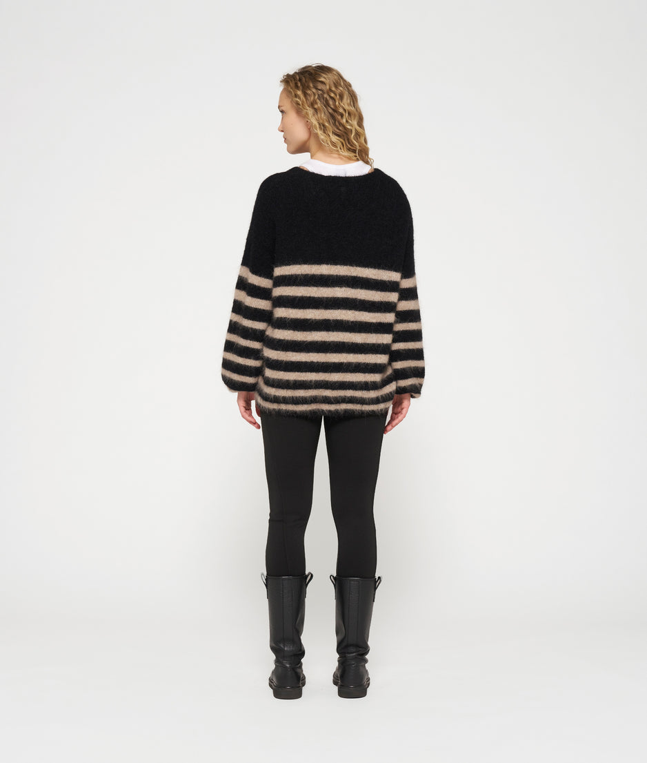 soft hairy sweater stripes | black/light latte