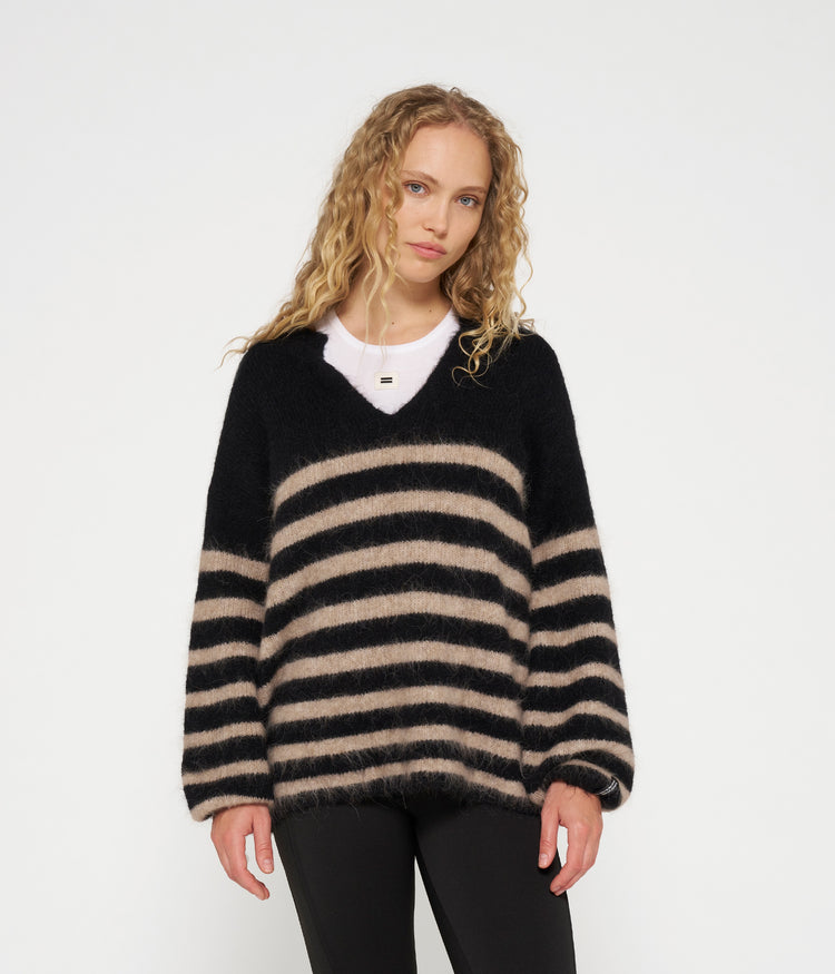 soft hairy sweater stripes | black/light latte