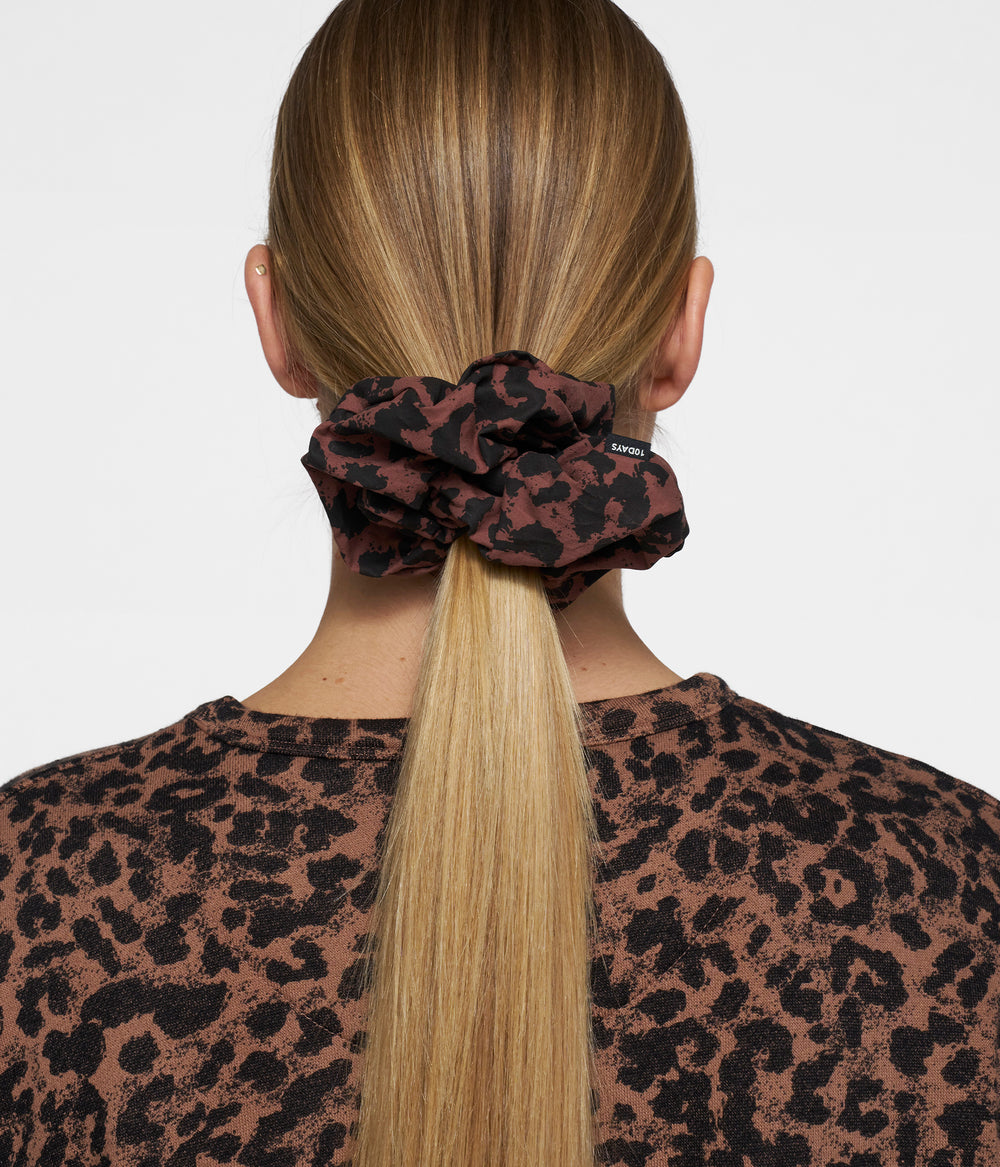 scrunchie leopard | dark fudge