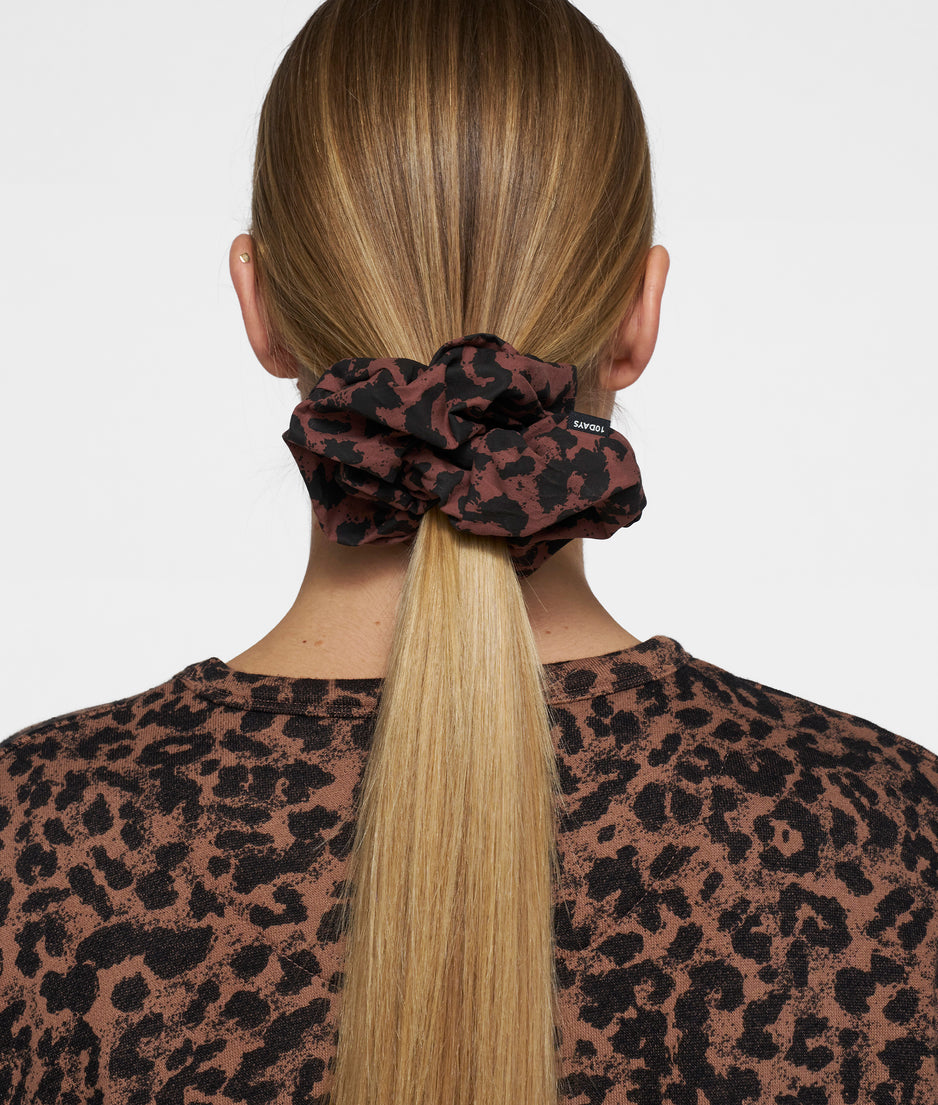 scrunchie leopard | dark fudge