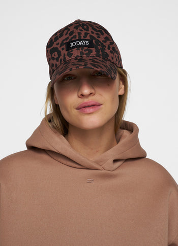 cap leopard | dark fudge