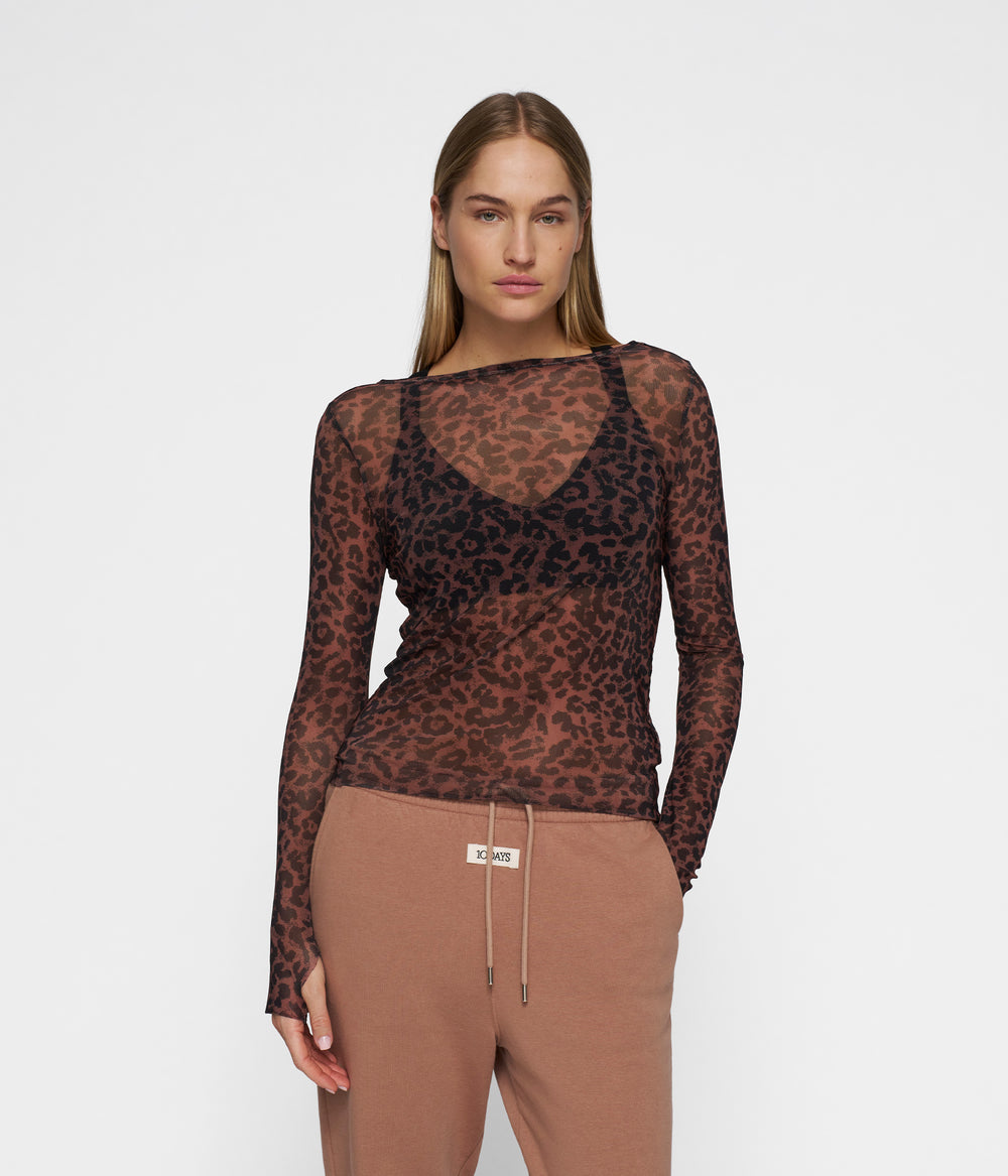 mesh long sleeve tee leopard | dark fudge