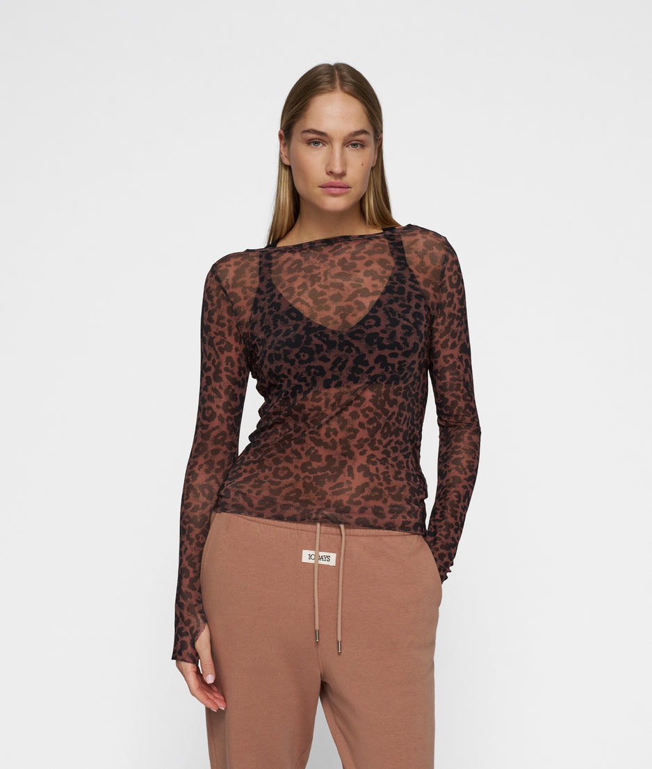 mesh long sleeve tee leopard | dark fudge