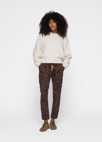 cropped jogger leopard | dark fudge