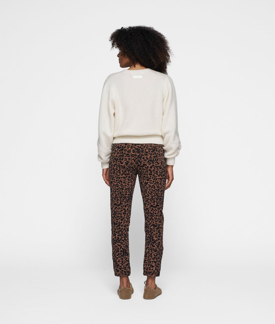 cropped jogger leopard | dark fudge