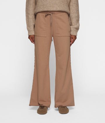 flared jogger | fudge