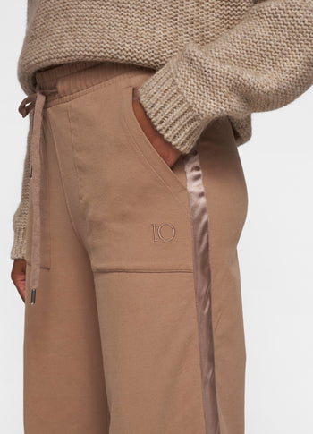 flared jogger | fudge