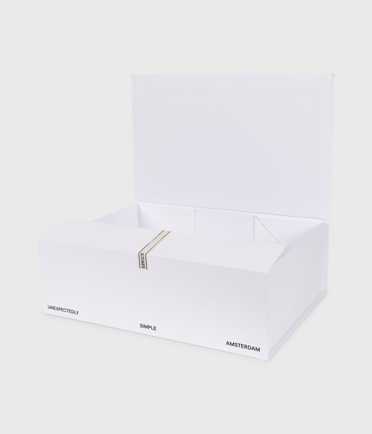 Gift Box M 36x26x12CM | white